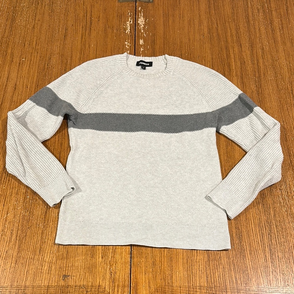 EXPRESS Men’s Grey Sweater